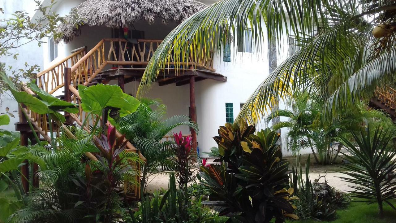 Hotel Zamunda Garden View à Tulum Extérieur photo